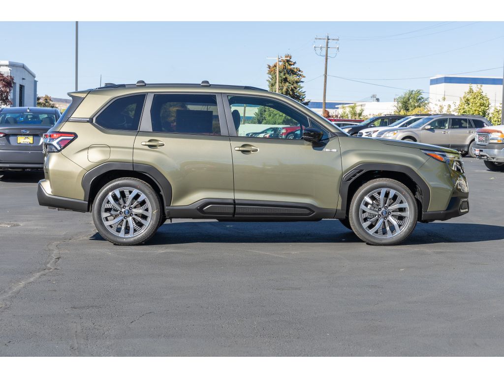 2025 Subaru Forester Touring photo 2