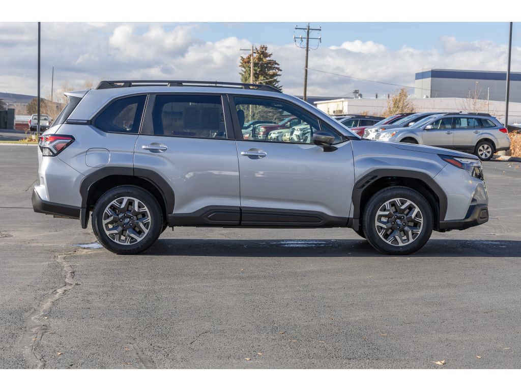 2025 Subaru Forester Premium photo 2