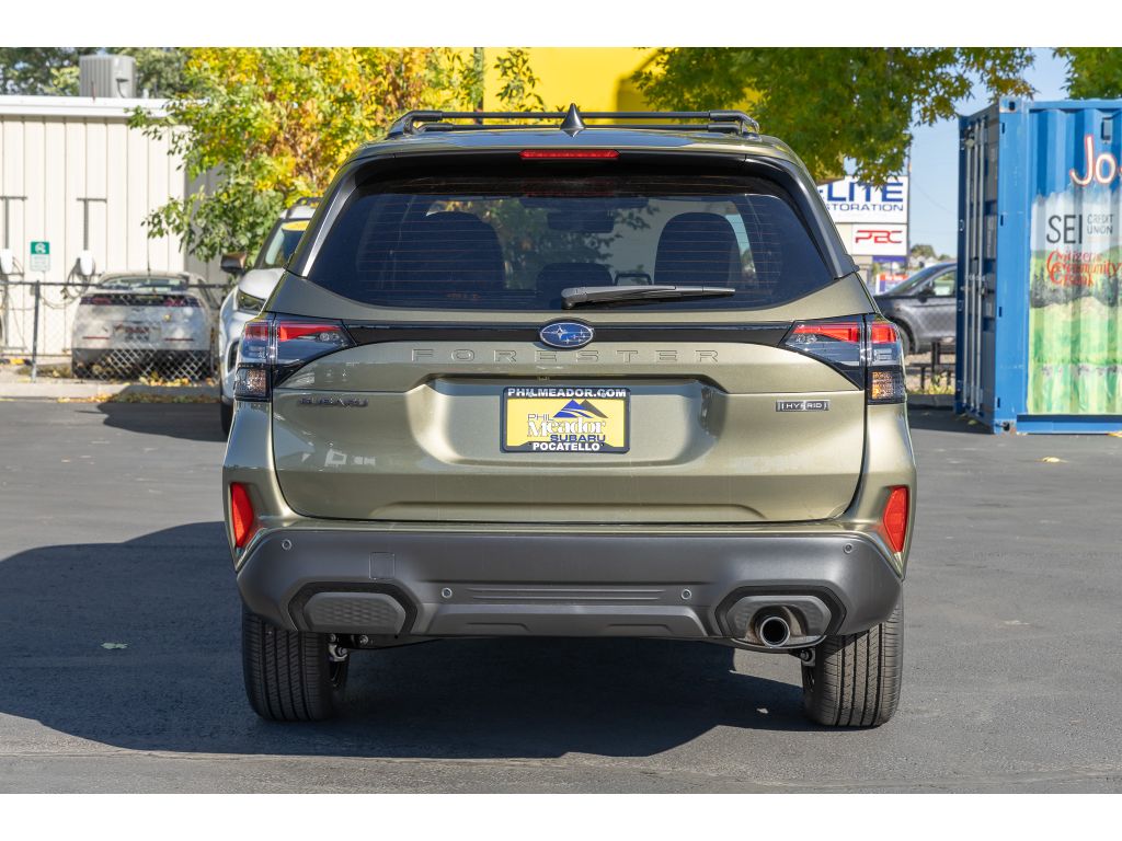 2025 Subaru Forester Touring photo 4