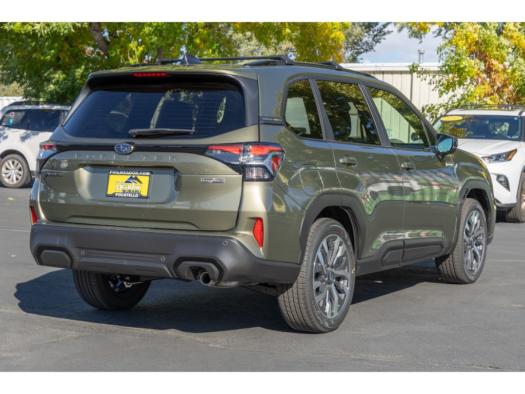2025 Subaru Forester Touring photo 3