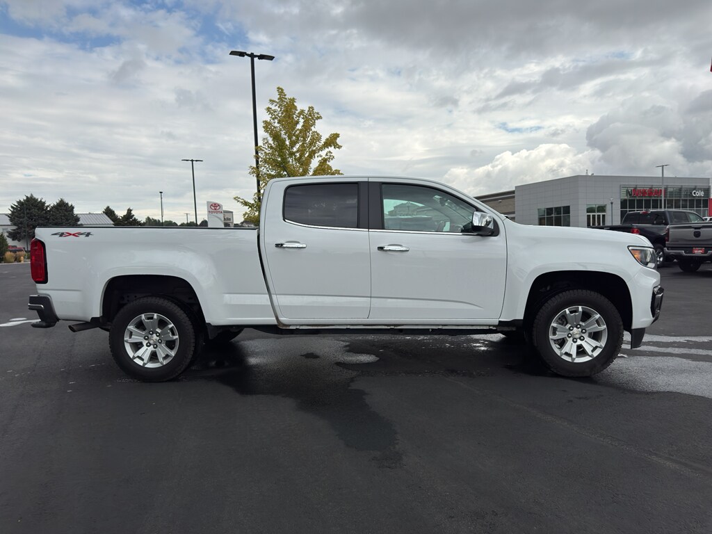 2022 Chevrolet Colorado LT photo 2