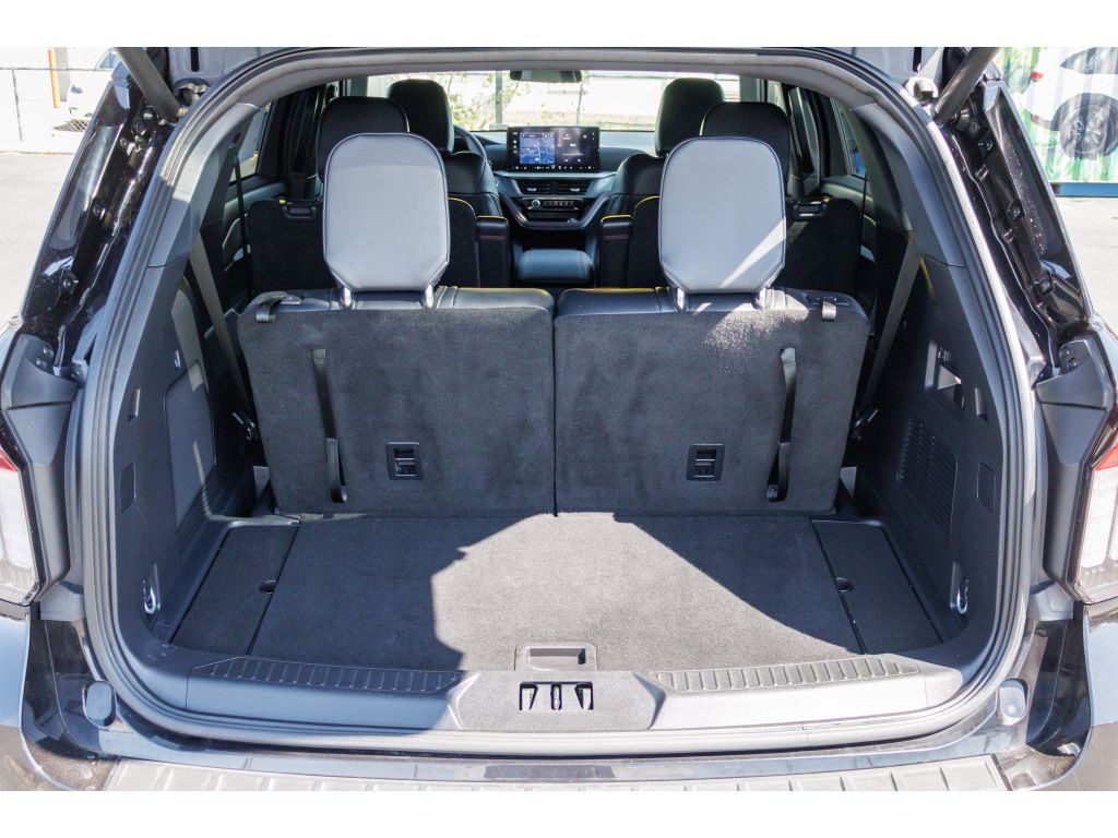 2025 Ford Explorer ST-LINE - Photo 16