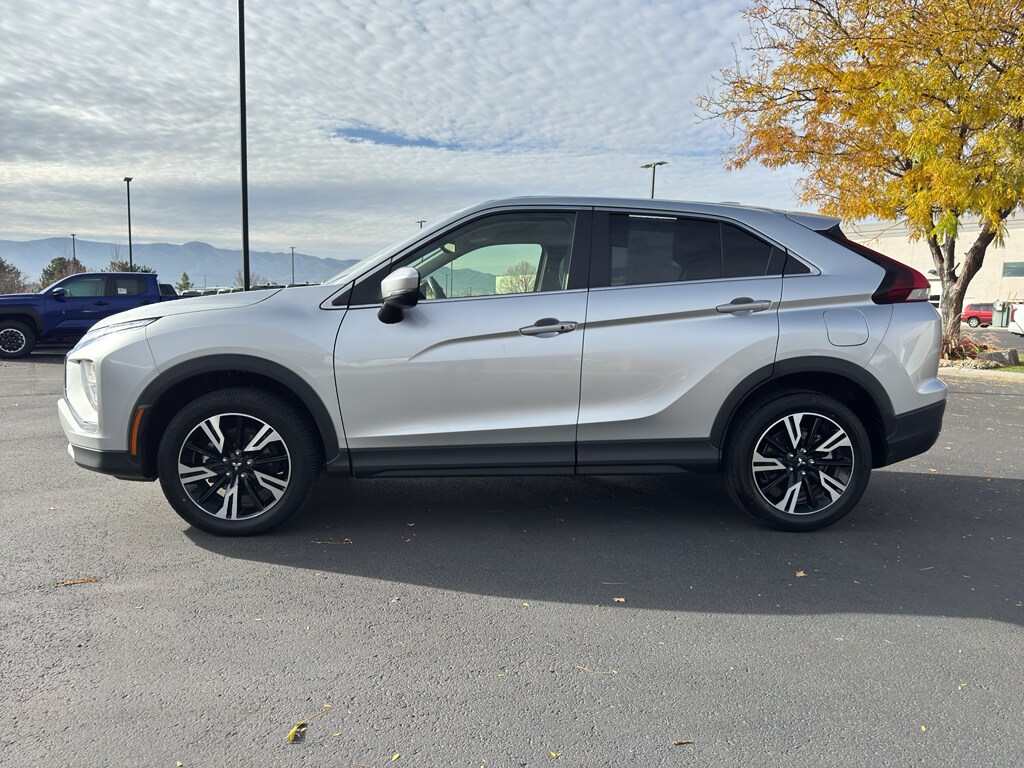 2024 Mitsubishi Eclipse Cross SE photo 3