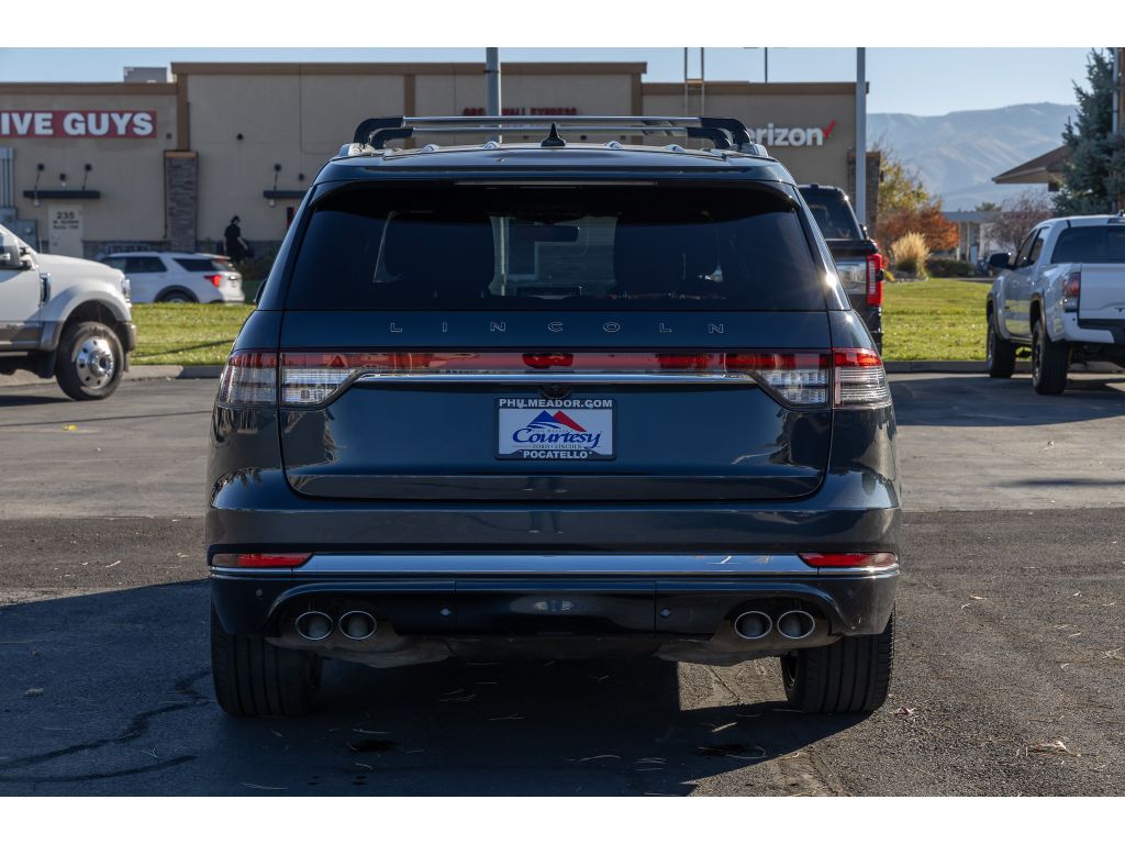 2023 Lincoln Aviator Black Label photo 4