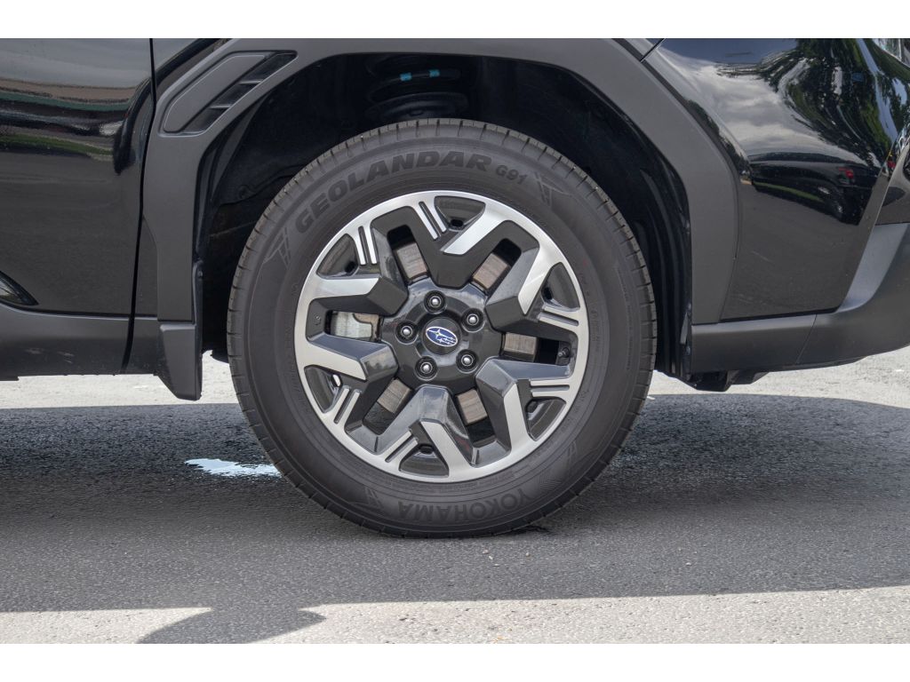 2025 Subaru Forester Premium - Photo 9