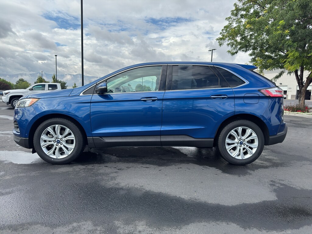 2020 Ford Edge Titanium photo 3
