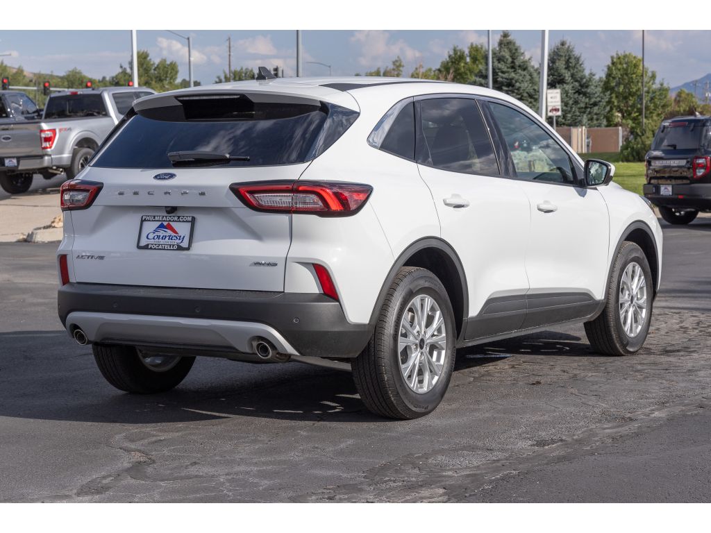 2024 Ford Escape Active photo 2