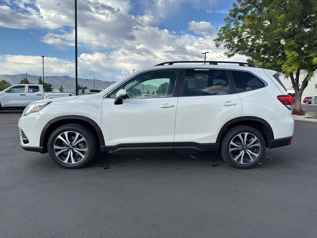 2022 Subaru Forester Limited photo 4