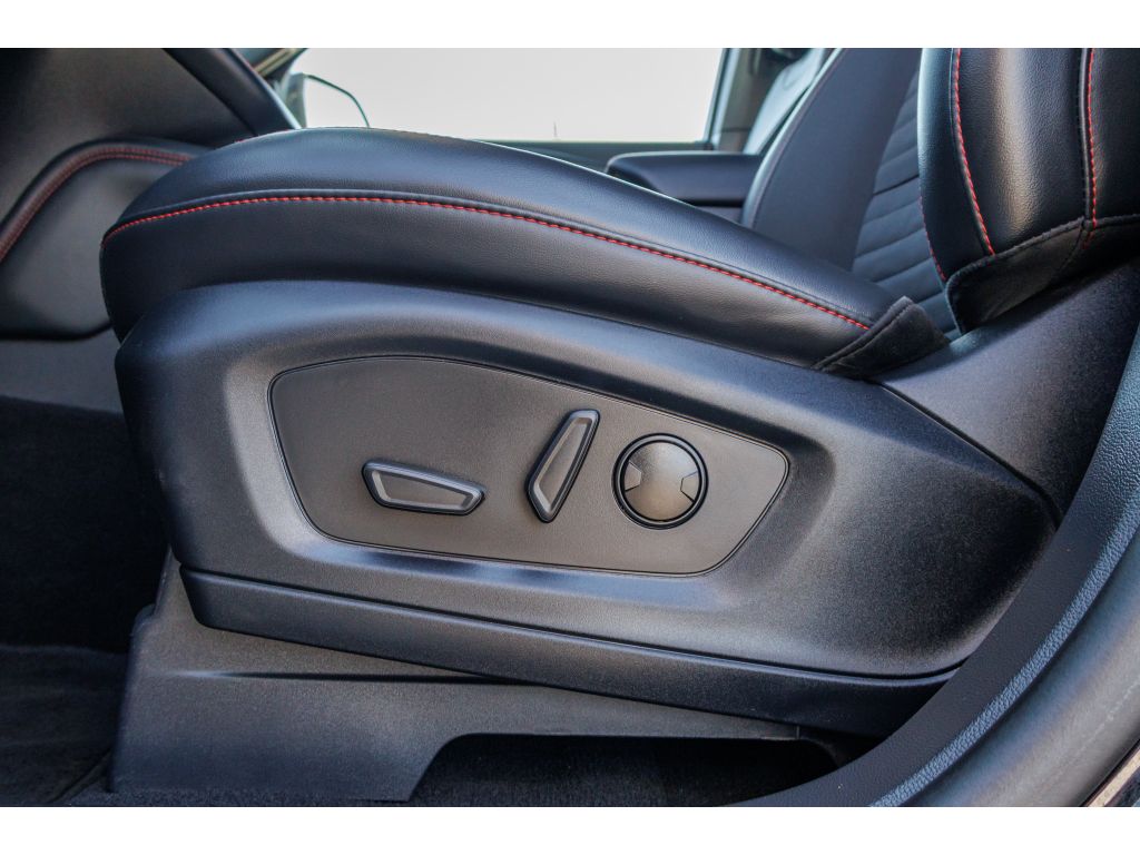 2025 Ford Explorer ST-LINE - Photo 18
