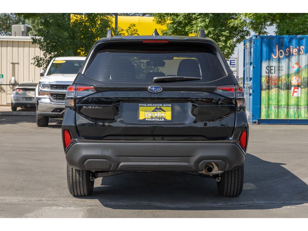 2025 Subaru Forester Premium photo 4