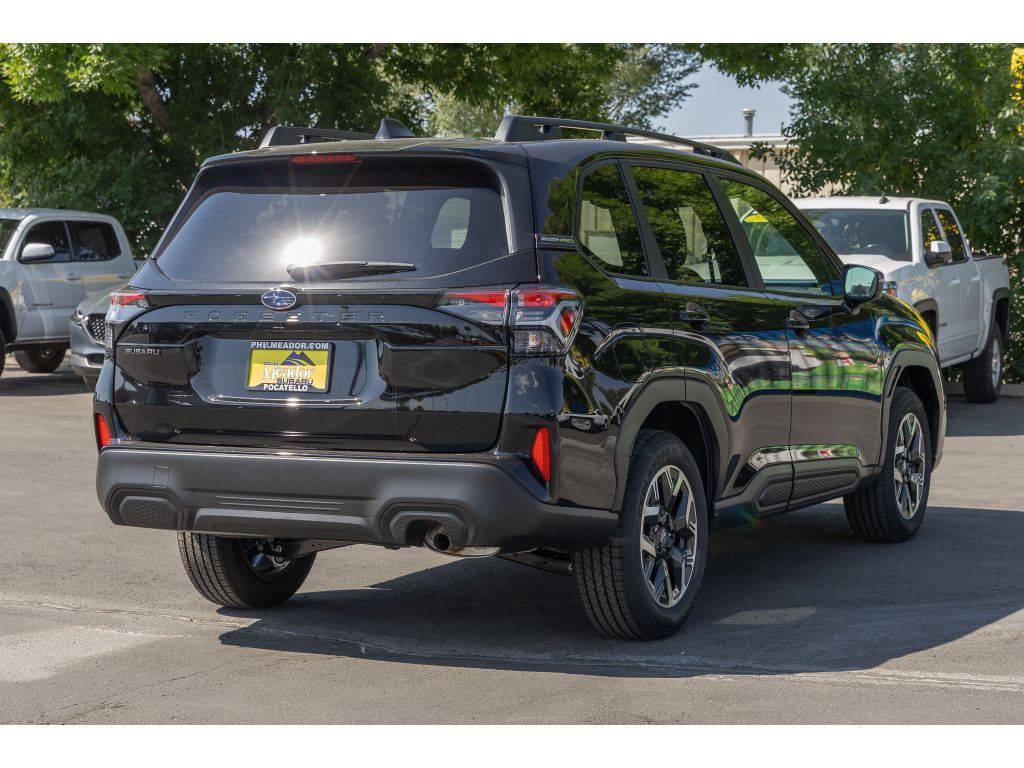 2025 Subaru Forester Premium photo 3