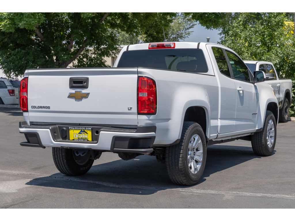 2017 Chevrolet Colorado LT photo 3