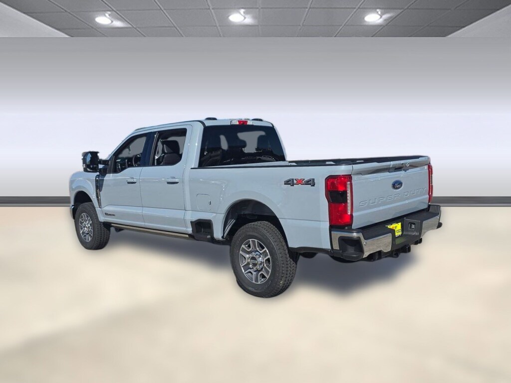 New 2026 Ford F-250 LARIAT Truck Crew Cab