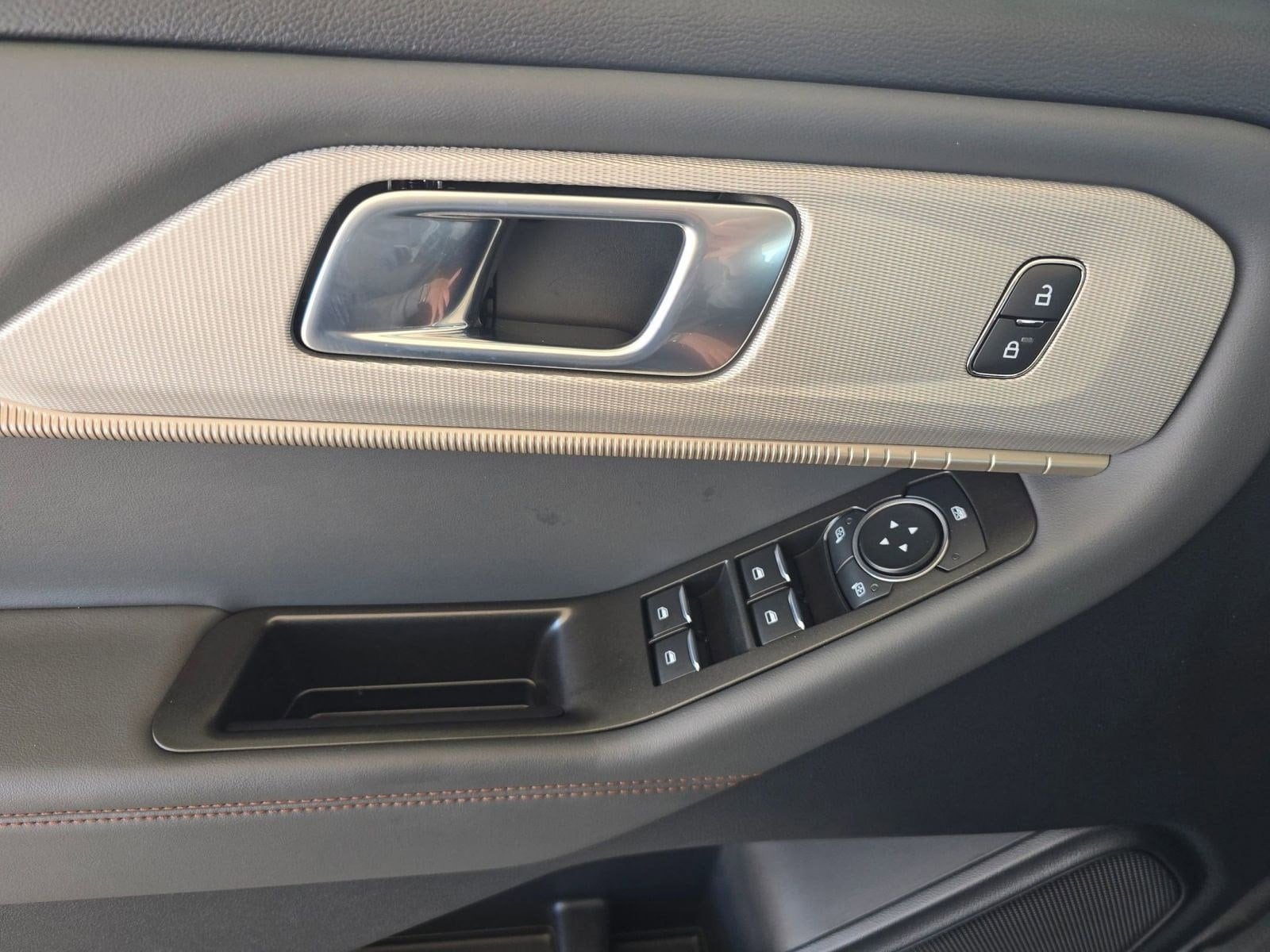 2026 Ford Explorer Active - Photo 21