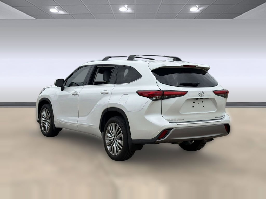Used 2023 Toyota Highlander Platinum SUV