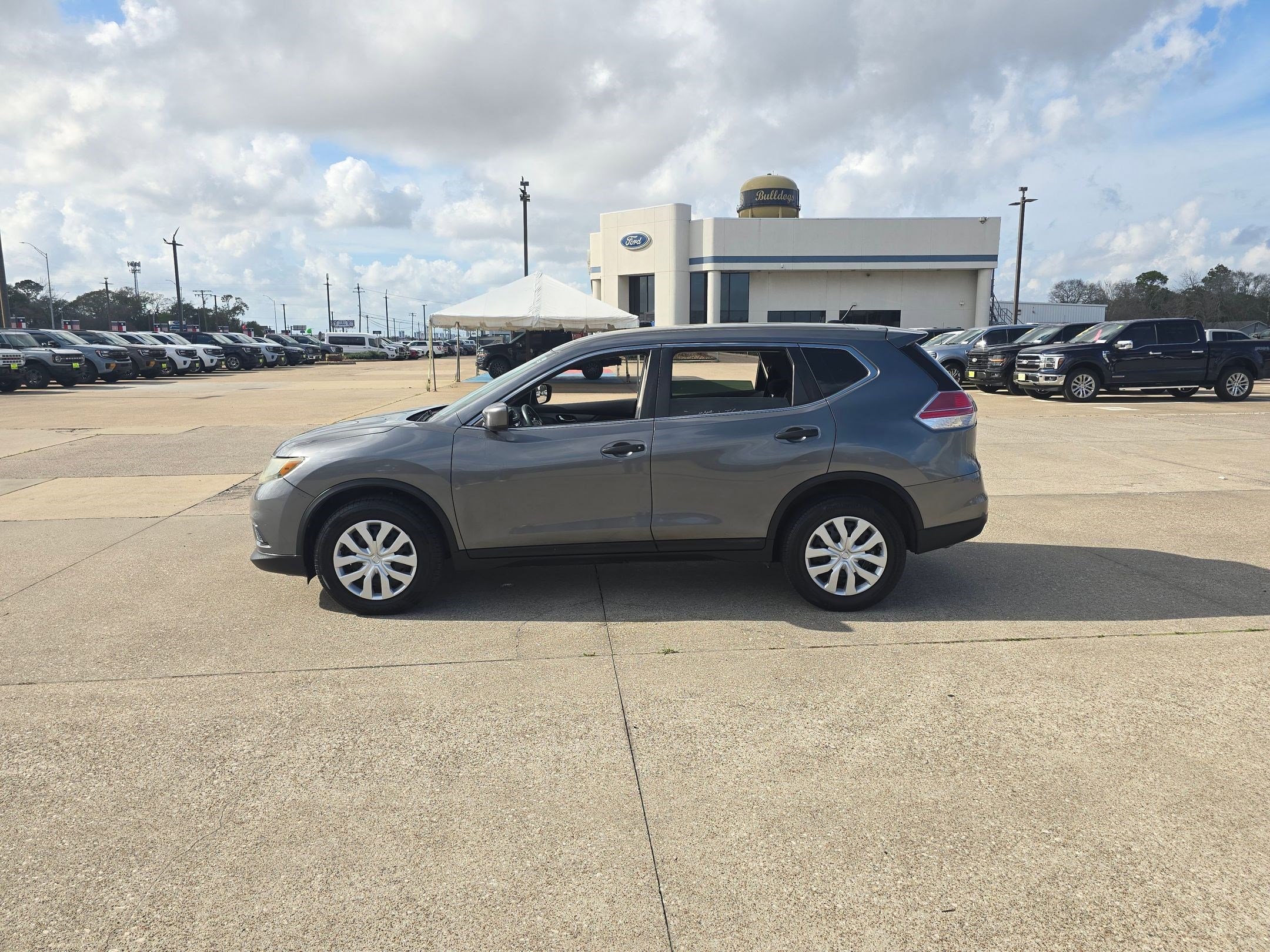 Used 2016 Nissan Rogue S with VIN 5N1AT2MT3GC799742 for sale in Nederland, TX