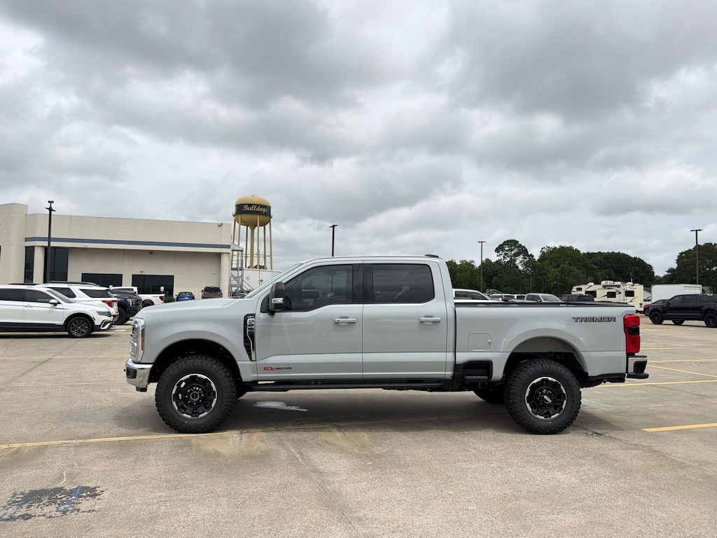 New 2026 Ford F-250 LARIAT Truck Crew Cab