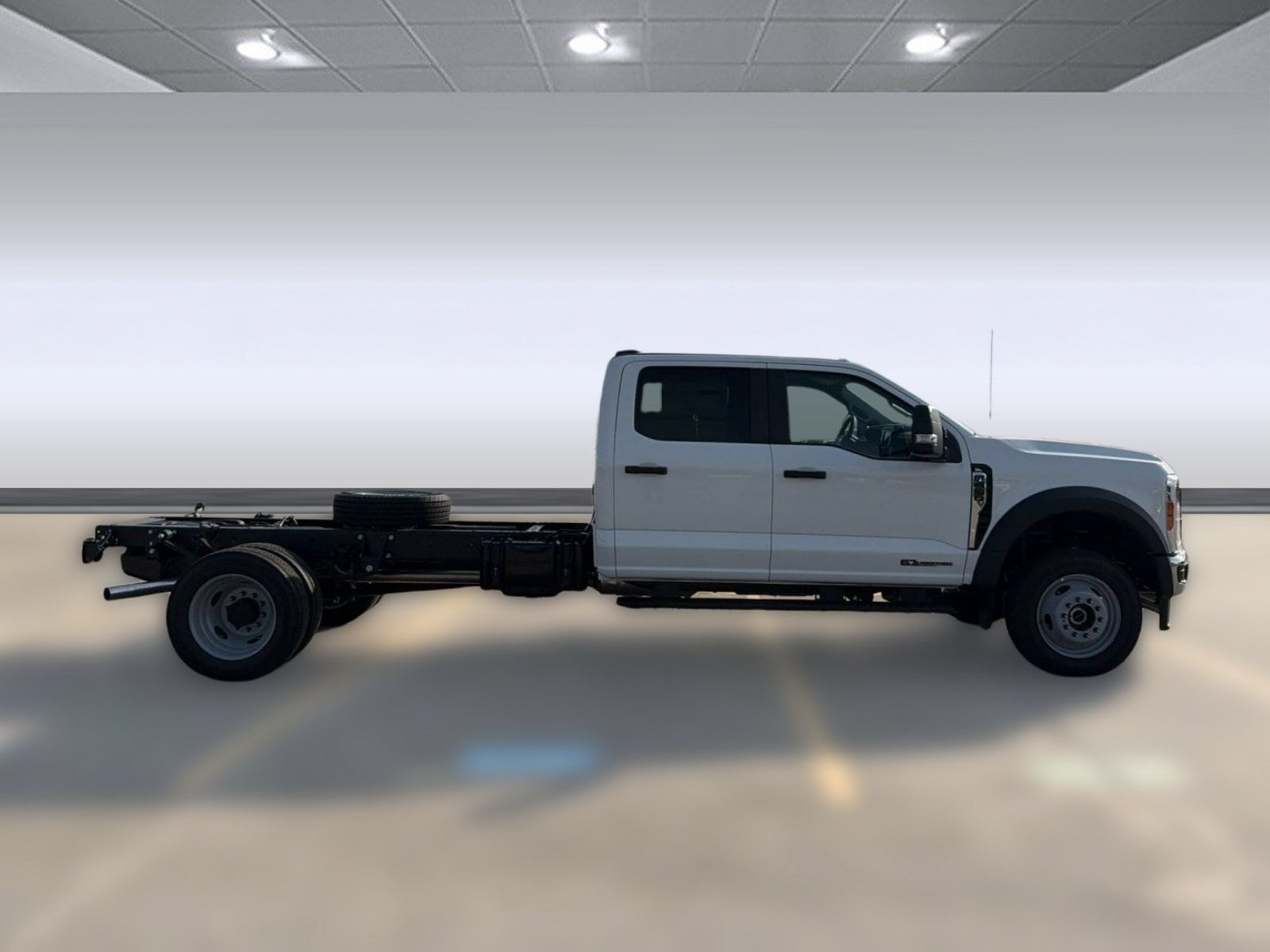 F-450 Chassis XL Truck Crew Cab
