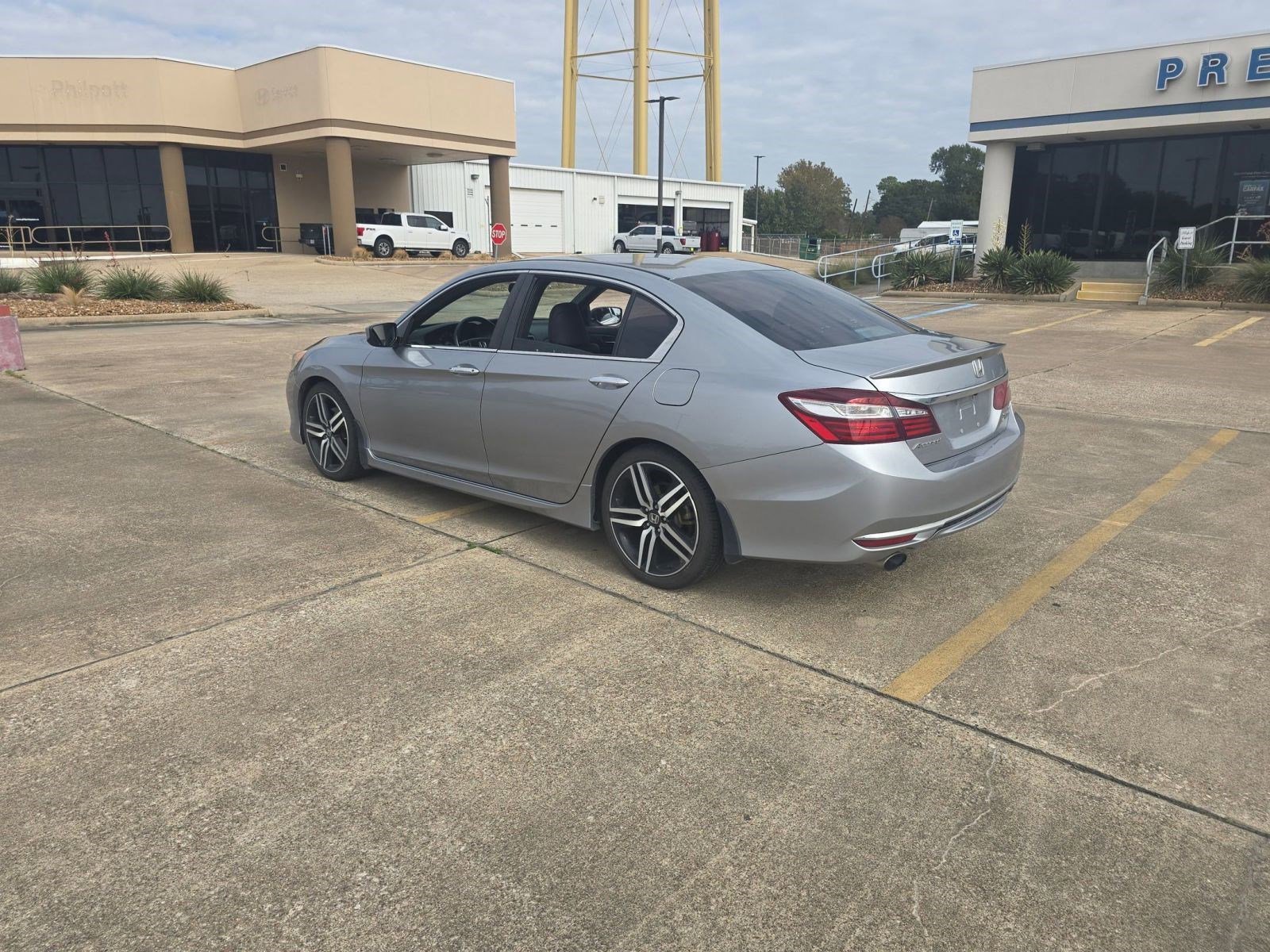 2017 Honda Accord Sport SE photo 3