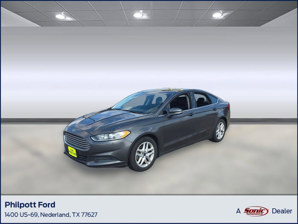 Used 2015 Ford Fusion SE Sedan
