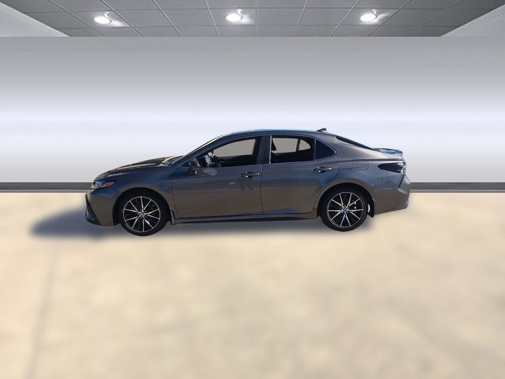 Used 2022 Toyota Camry SE Sedan