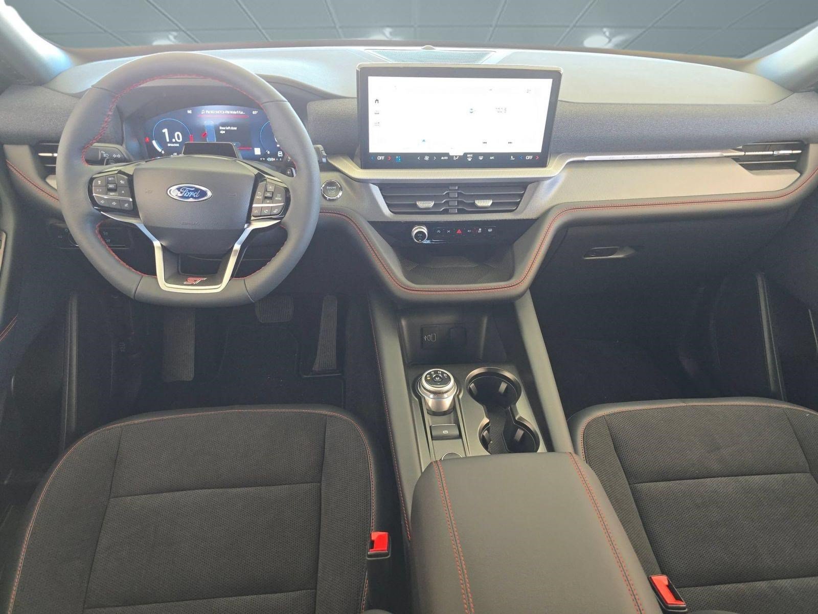 2026 Ford Explorer ST - Photo 15