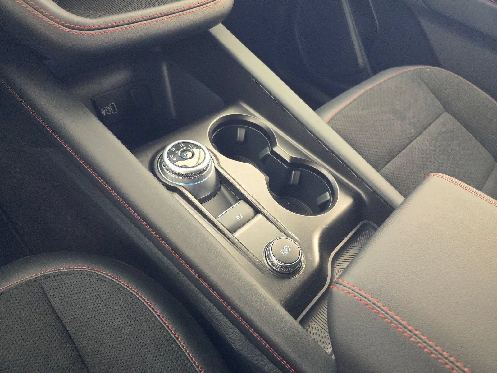 2026 Ford Explorer ST - Photo 25