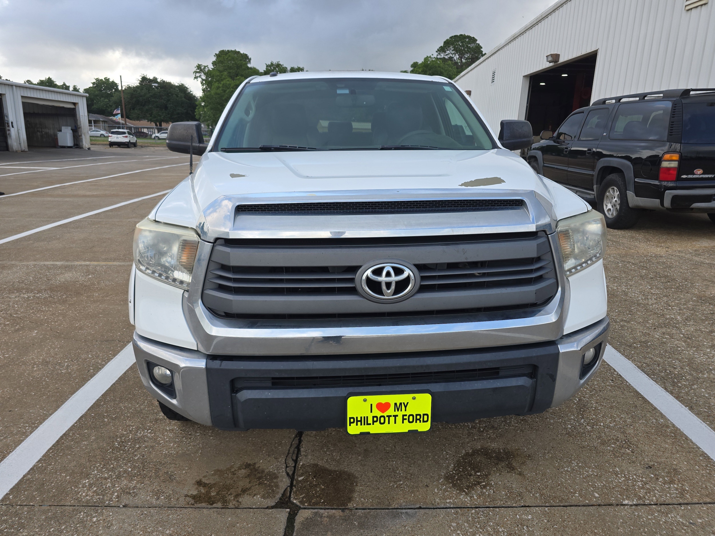 Used 2014 Toyota Tundra SR5 with VIN 5TFEY5F18EX168429 for sale in Nederland, TX