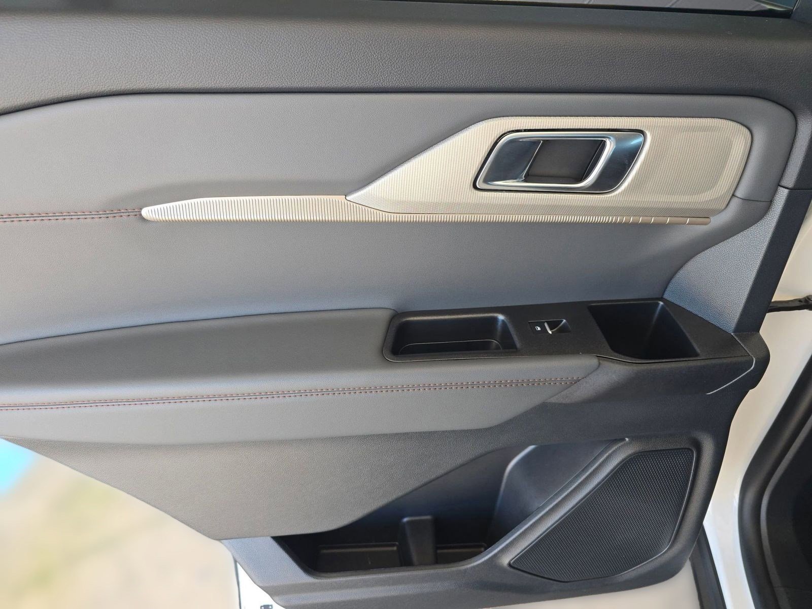 2026 Ford Explorer Active - Photo 27