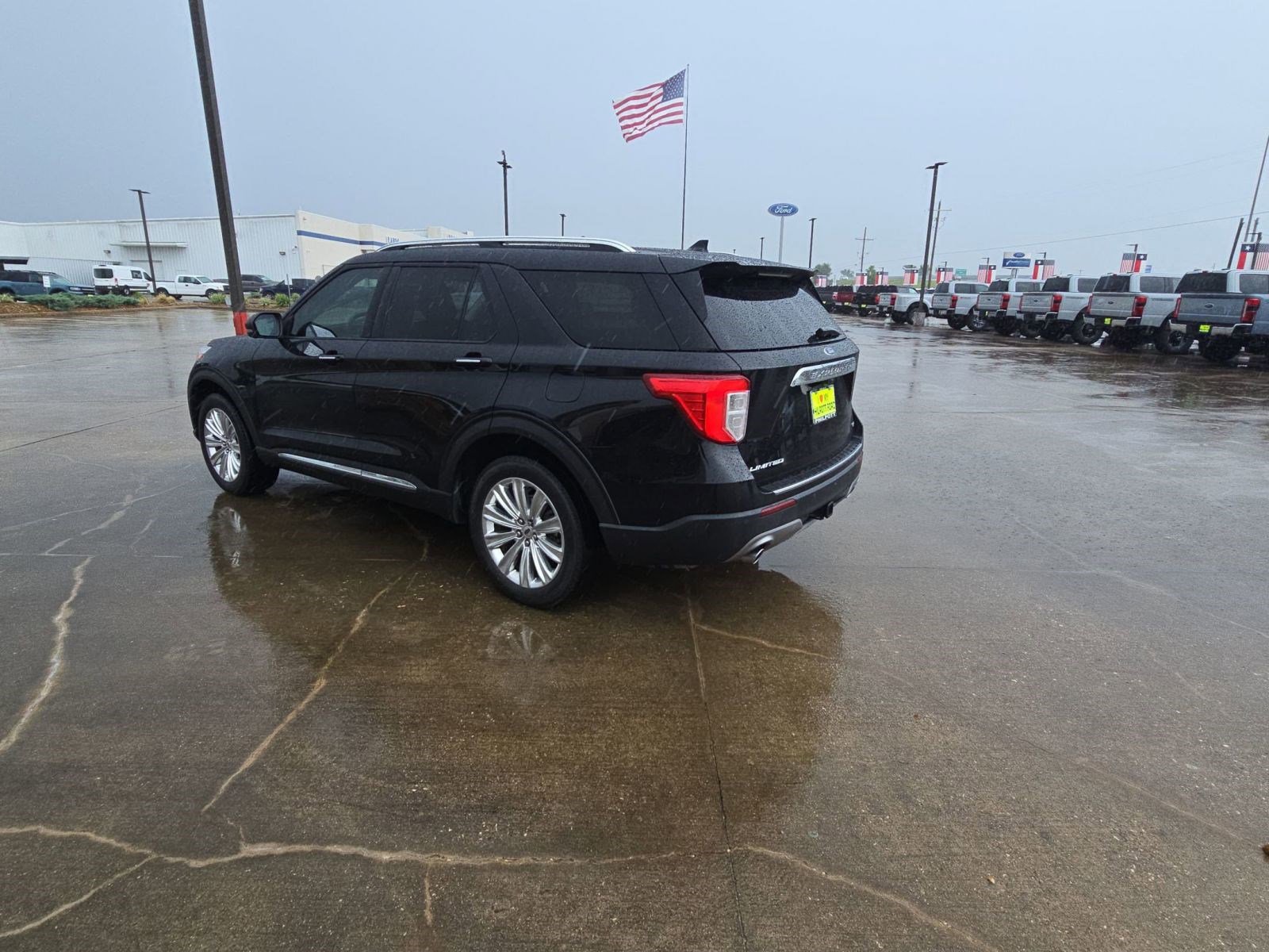 2020 Ford Explorer Limited photo 2