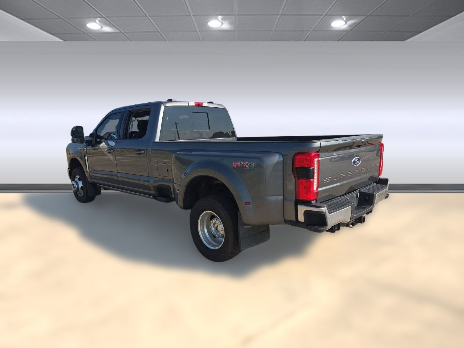 2023 Ford F-350 Lariat photo 3