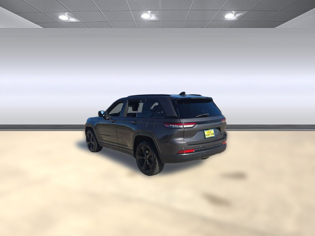 Used 2023 Jeep Grand Cherokee Altitude SUV