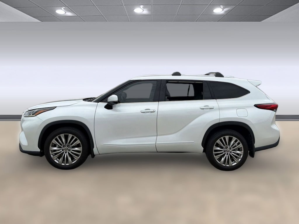Used 2023 Toyota Highlander Platinum SUV