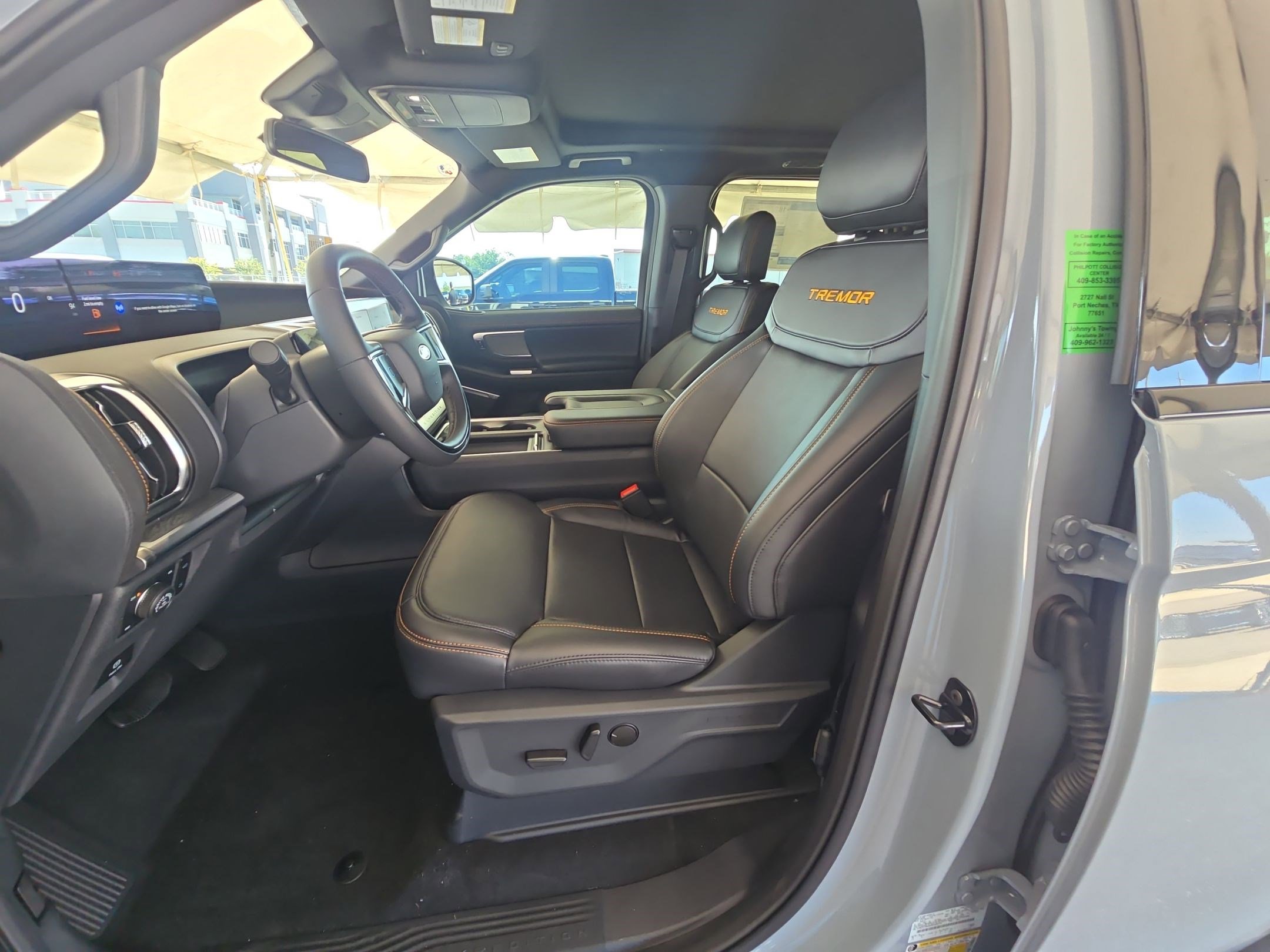 2025 Ford Expedition photo 4