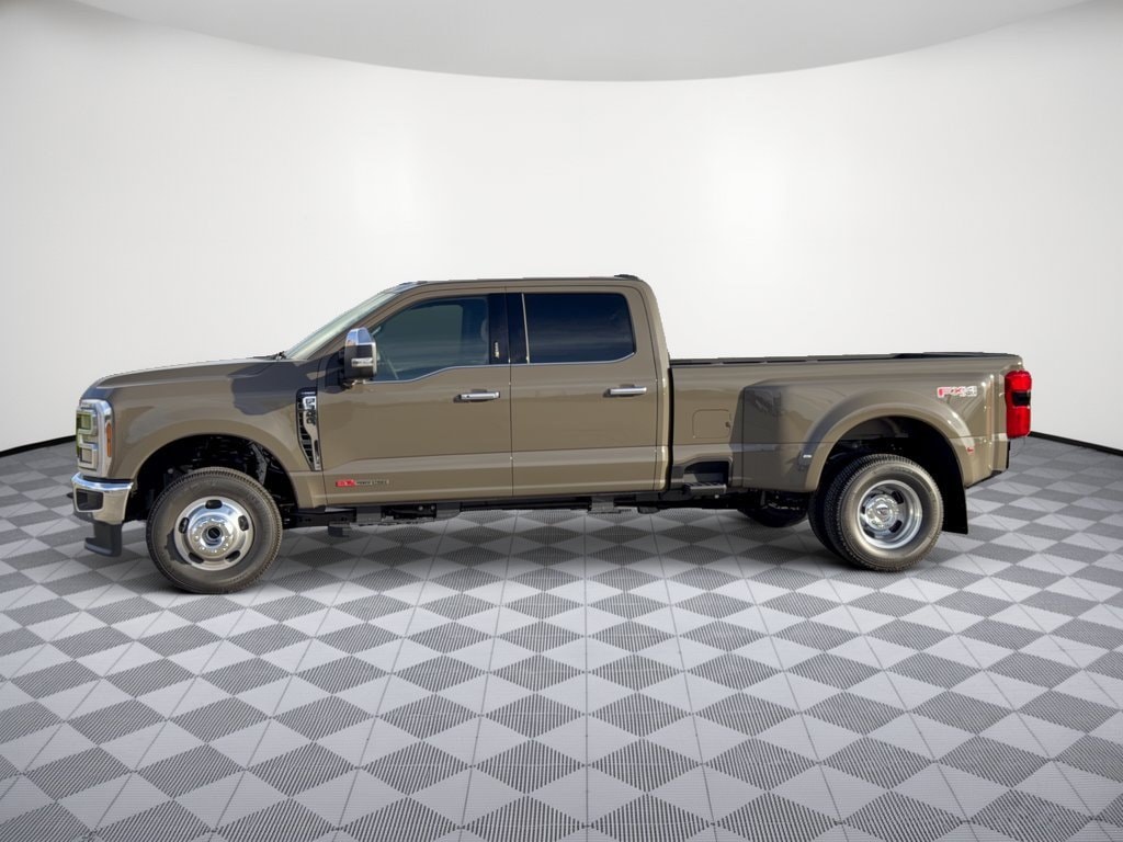 New 2026 Ford F-350 LARIAT Truck Crew Cab
