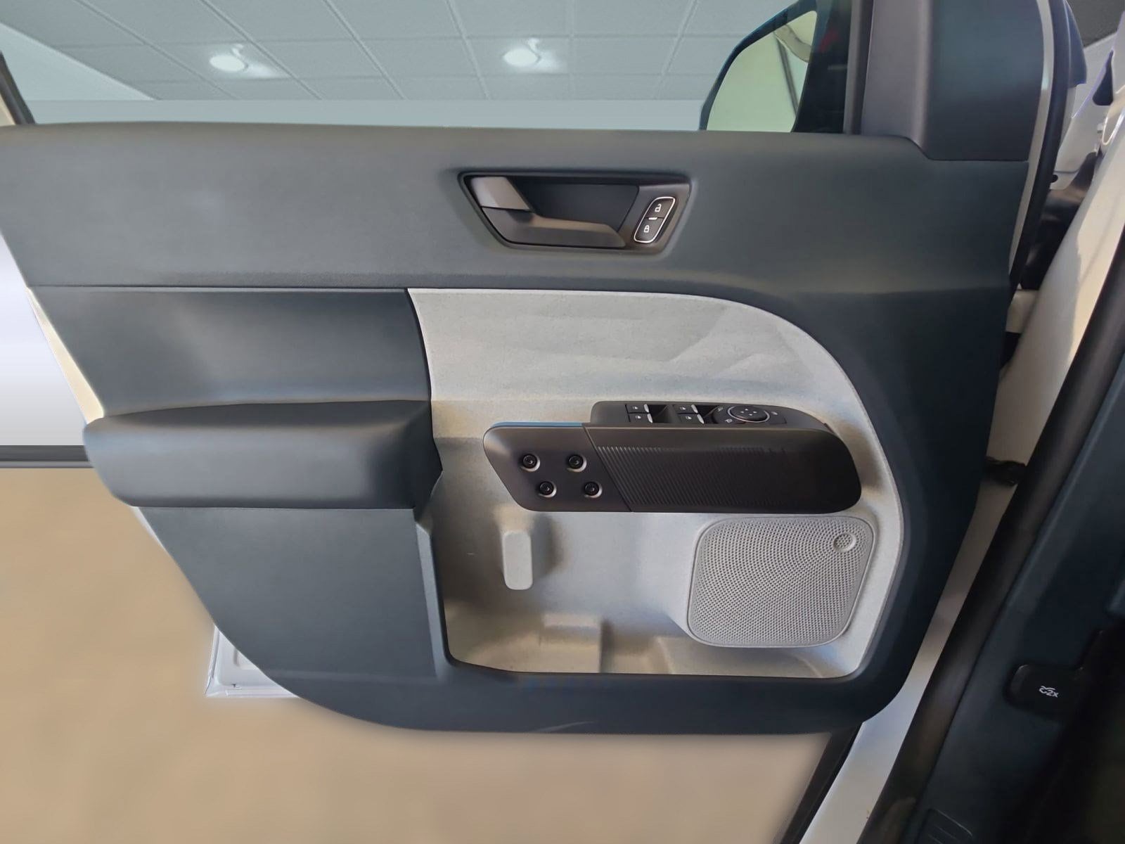 2025 Ford Maverick XLT - Photo 17