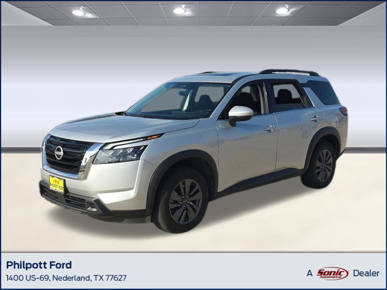 2024 Nissan Pathfinder SV's photo