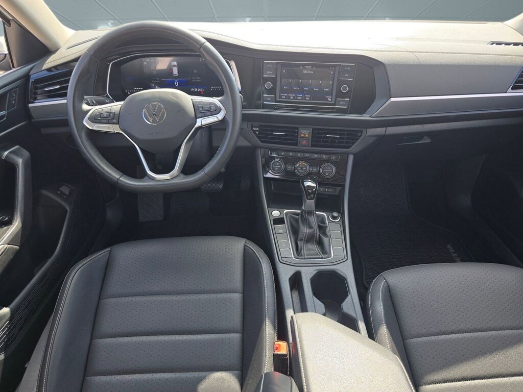 Used 2024 Volkswagen Jetta SE Sedan