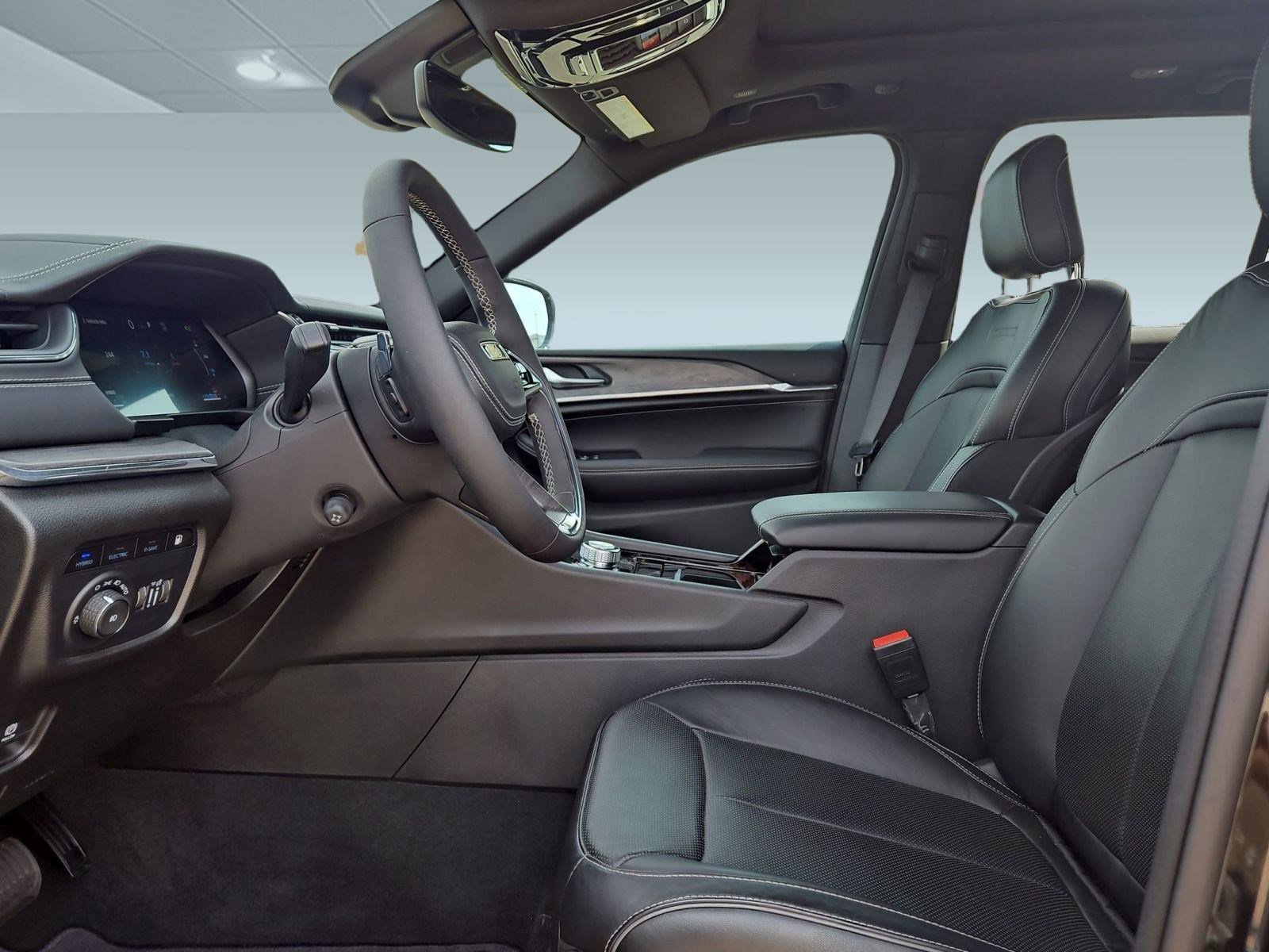 2023 Jeep Cherokee Overland 4xe photo 4