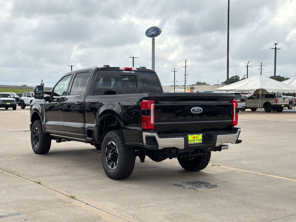 New 2026 Ford F-250 LARIAT Truck Crew Cab