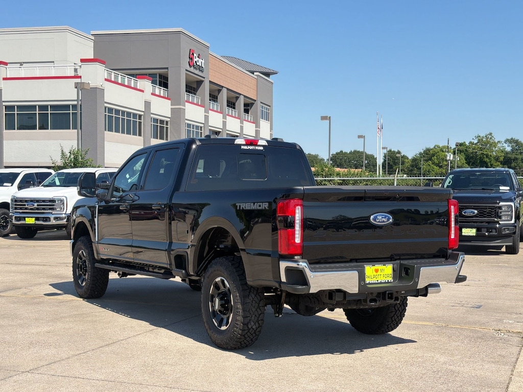 New 2026 Ford F-250 LARIAT Truck Crew Cab