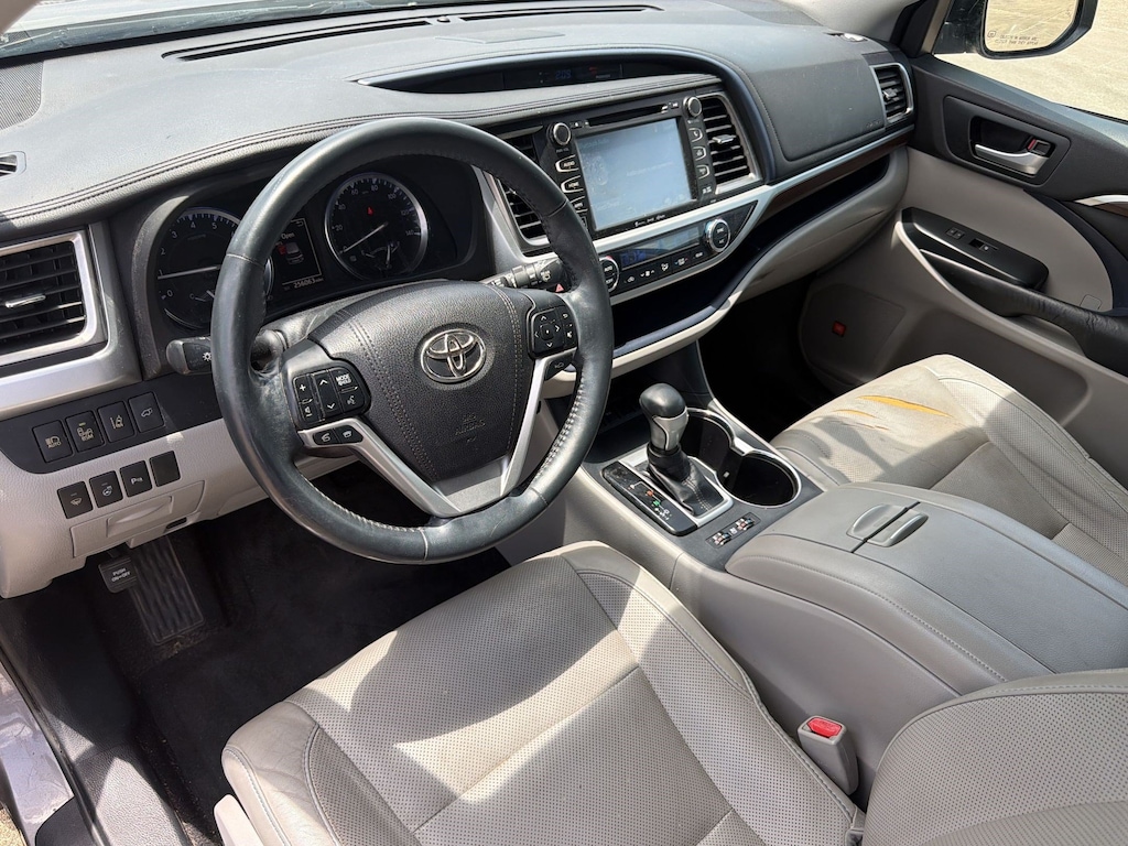 Used 2016 Toyota Highlander Limited SUV