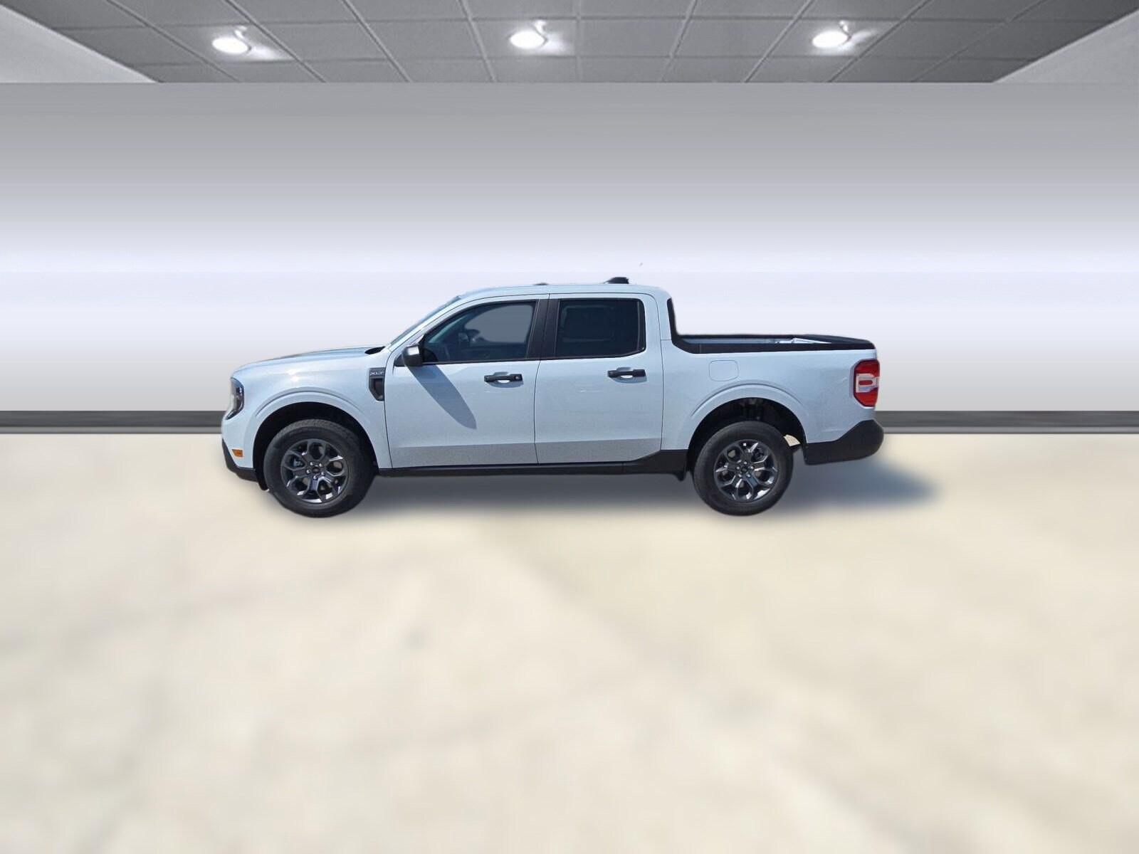 2025 Ford Maverick XLT photo 2