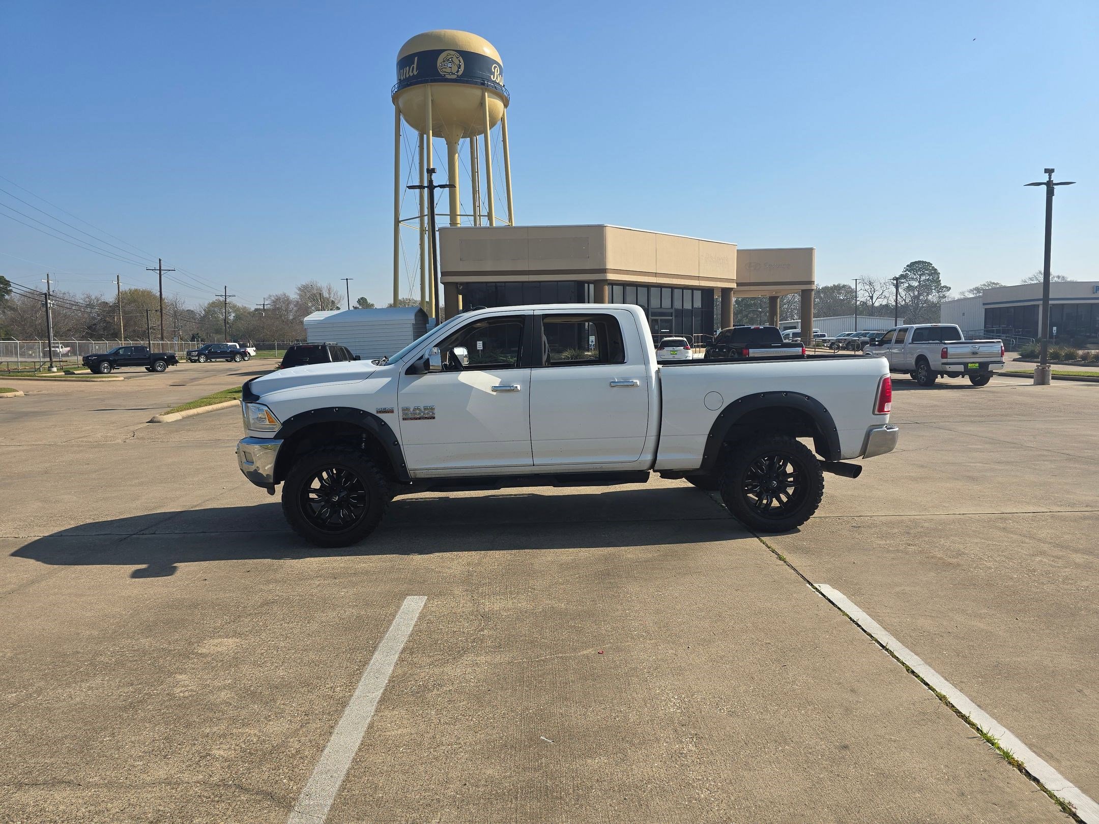 Used 2016 RAM Ram 2500 Pickup Laramie with VIN 3C6UR5FJXGG286814 for sale in Nederland, TX