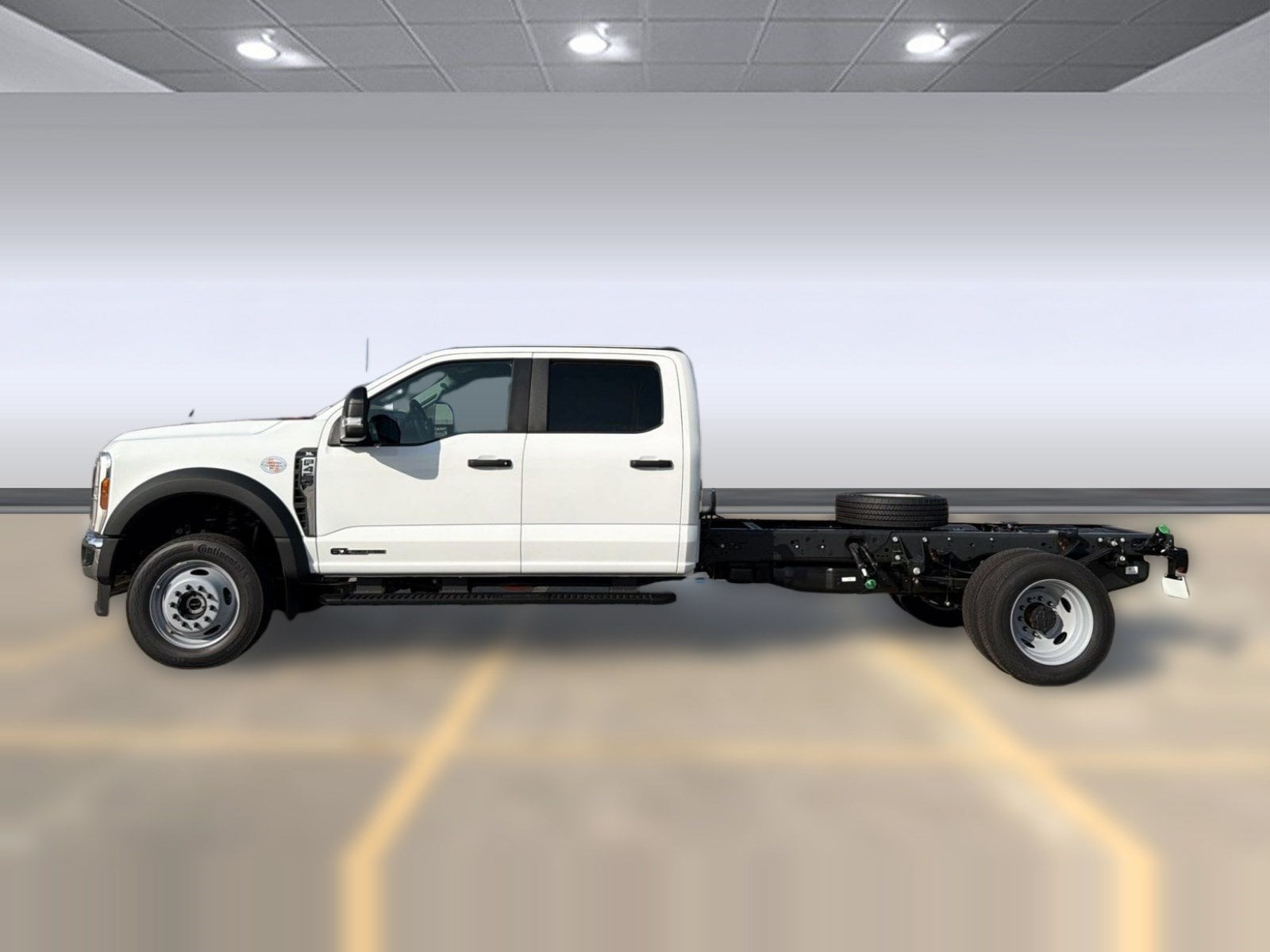 F-450 Chassis XL Truck Crew Cab