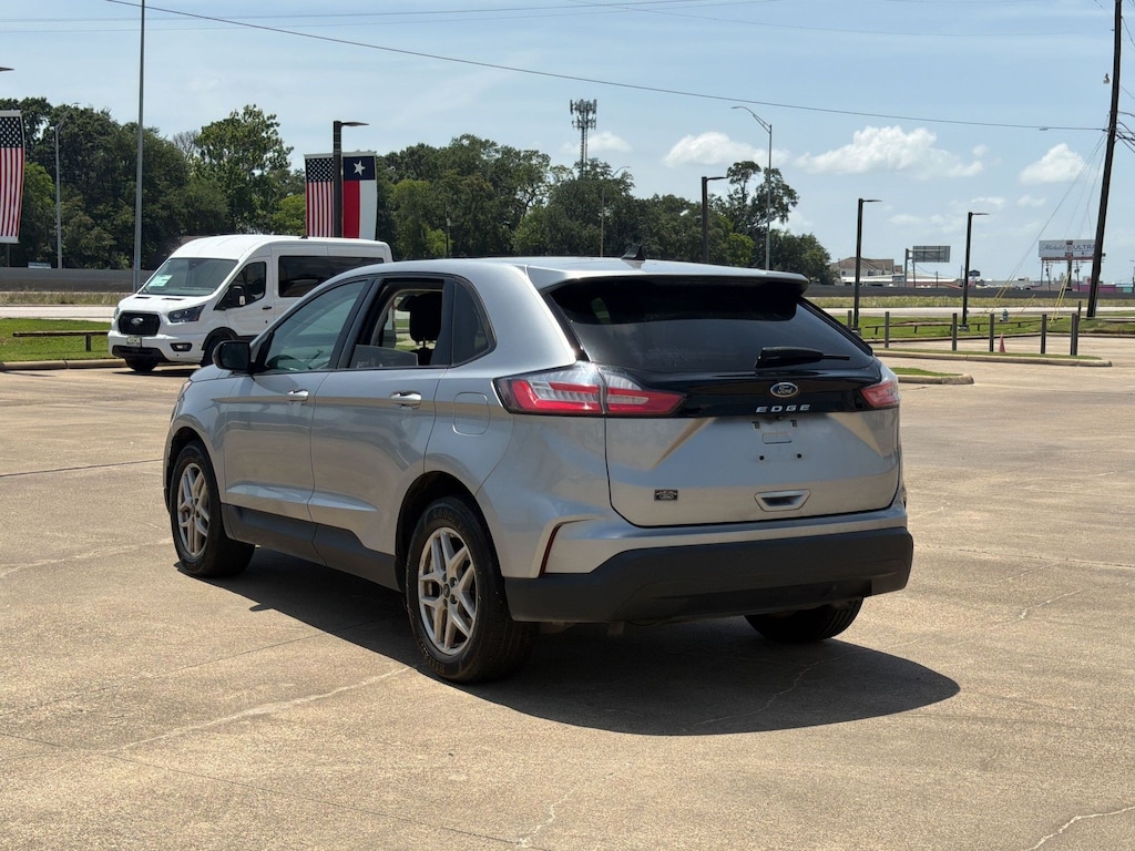 Used 2021 Ford Edge SE SUV