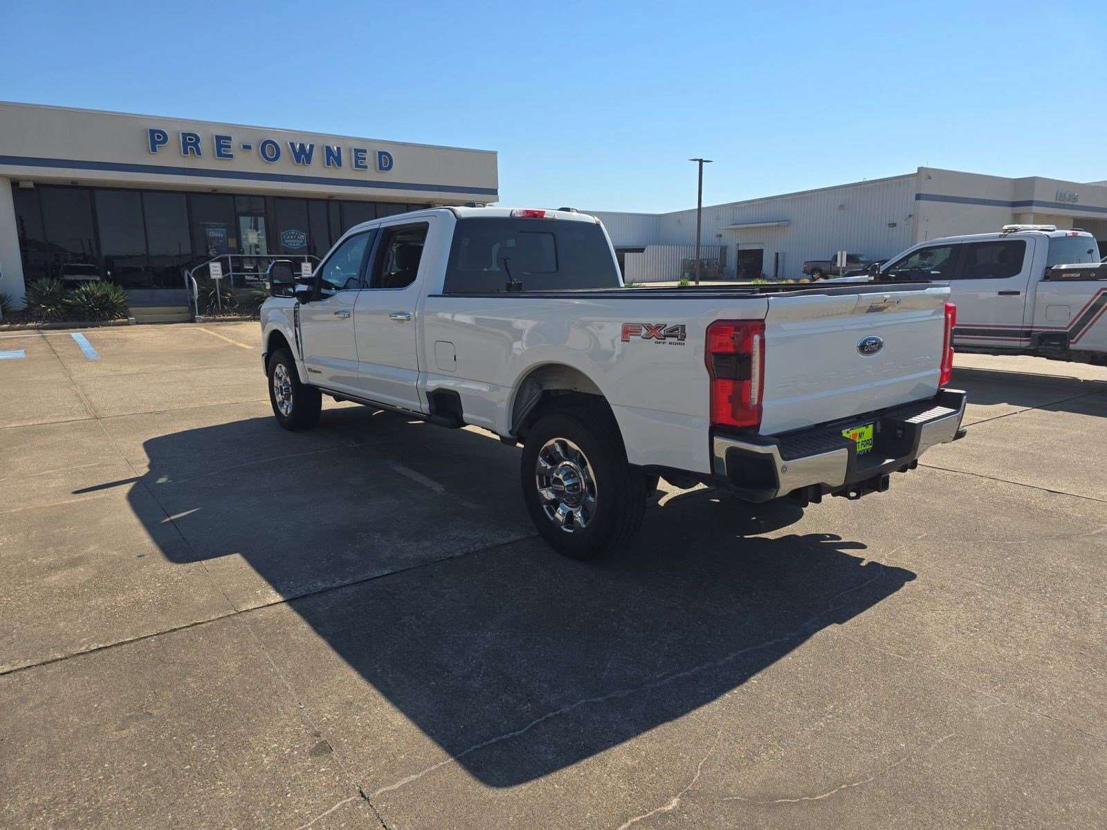 2023 Ford F-350 Lariat photo 3