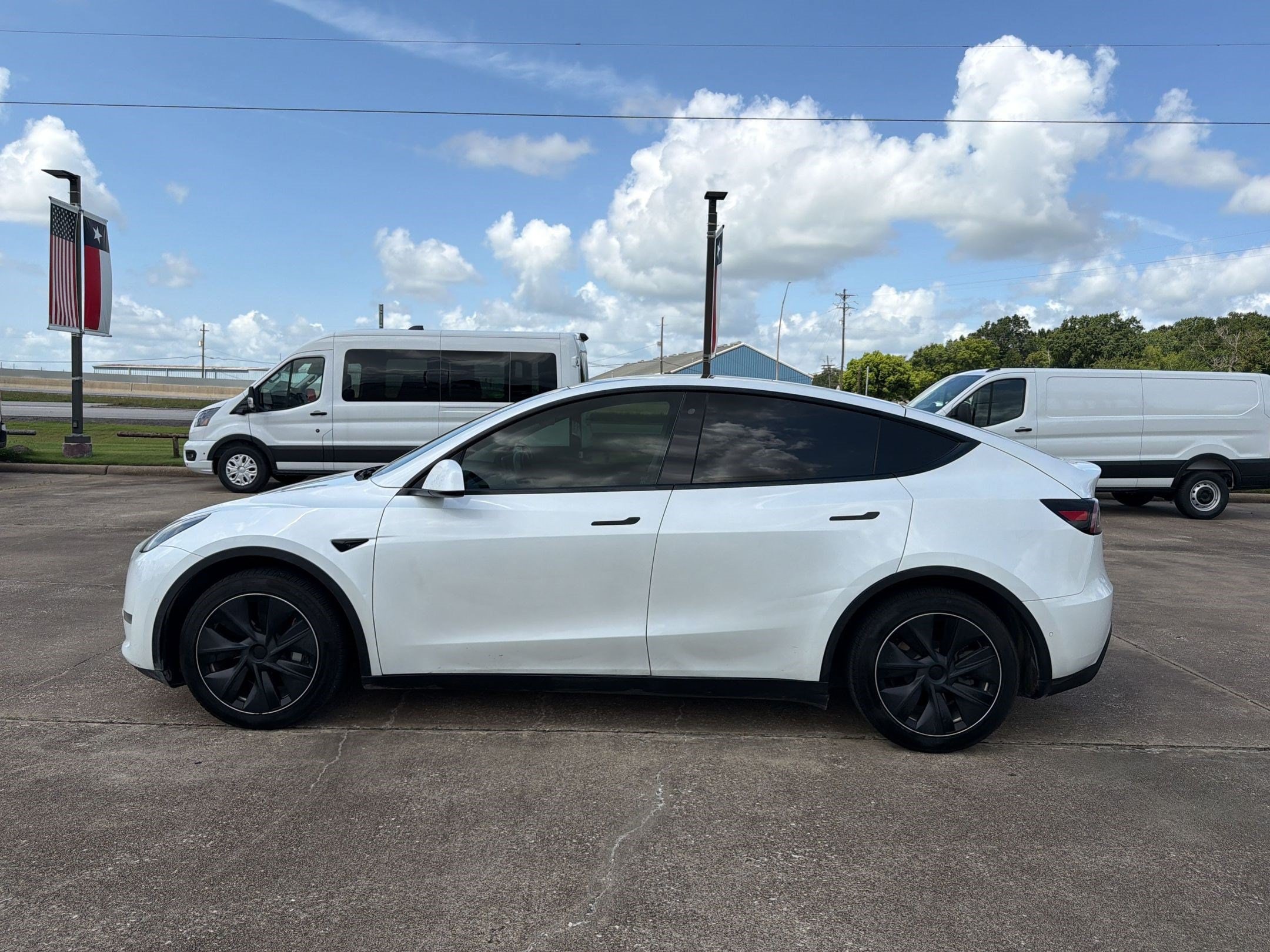 Used 2020 Tesla Model Y Long Range with VIN 5YJYGDEE8LF031996 for sale in Nederland, TX