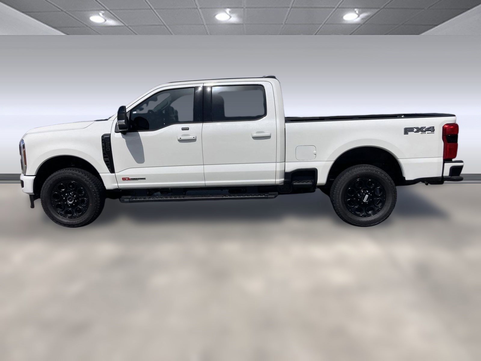 2025 Ford F-250 Lariat photo 2