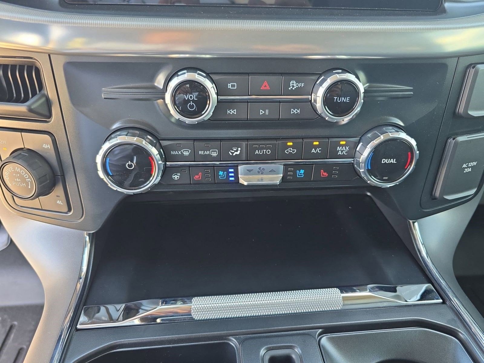 2025 Ford F-150 Lariat - Photo 15